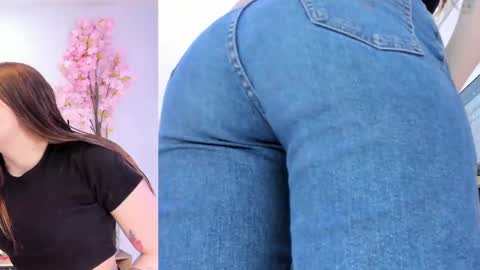 Snapshot of siouxsie_cenobite chatting on 09.30.25 Siouxsie online show from 09.30.25