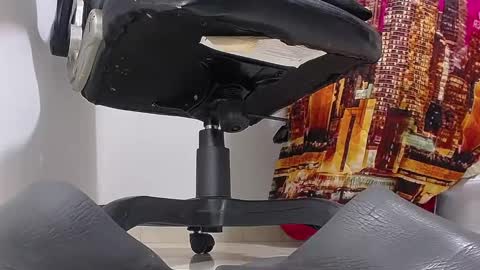 Snapshot of sir_kev66 chatting on 01.31.25 only foot worshipers here online show from 01.31.25