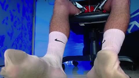 Snapshot of sir_kev66 chatting on 11.08.25 only foot worshipers here online show from 11.08.25