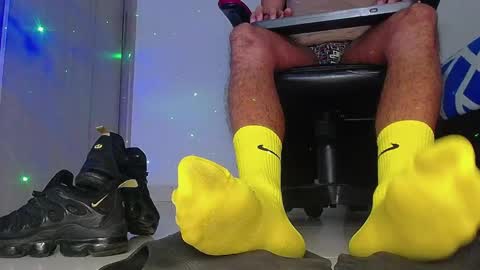 only foot                         worshipers here online show from 12.19.25