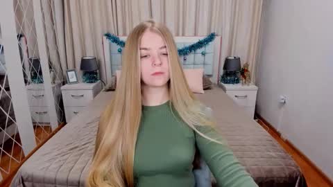 SirenaBloom online show from 12.22.25