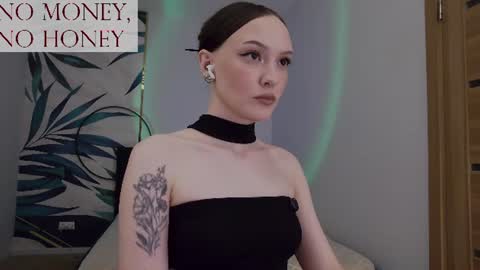 Snapshot of sirenaswhisper chatting on 07.04.26 Goddess Sirena online show from 07.04.26