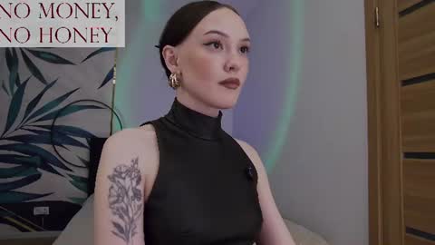 Snapshot of sirenaswhisper chatting on 07.23.26 Goddess Sirena online show from 07.23.26
