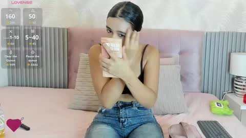 Snapshot of sisi_rosex chatting on 06.06.26 Shopia online show from 06.06.26