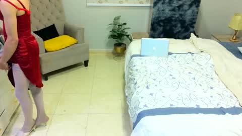 D i f a  Ana Arbeh shemale online show from 04.13.26