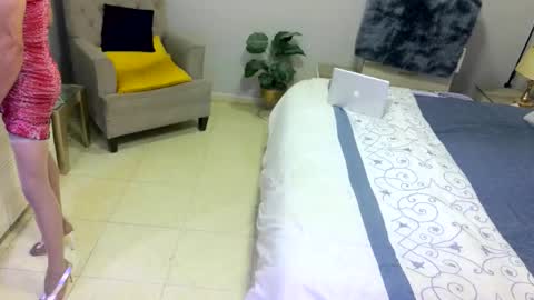 D i f a  Ana Arbeh shemale online show from 04.27.26