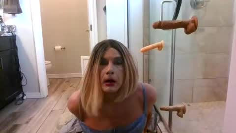 wants to suck cock online show from 05.18.26
