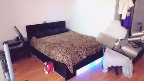 Ashleigh Mak online show from 09.09.25