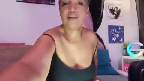 Skarlleth online show from 12.20.25