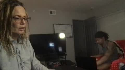 Snapshot of skarfos_babes chatting on 12.08.24 skarfos_babes online show from 12.08.24