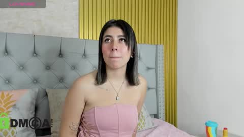 Snapshot of skarlet04 chatting on 09.22.25 Skarlet online show from 09.22.25