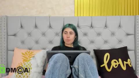 Snapshot of skarlet04 chatting on 11.29.25 Skarlet online show from 11.29.25