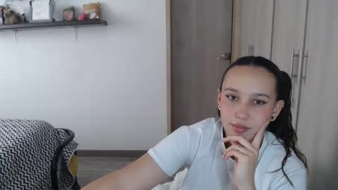 Snapshot of skarlet_adams chatting on 12.12.24 Alice online show from 12.12.24