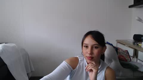 Snapshot of skarlet_adams chatting on 02.12.25 Alice online show from 02.12.25