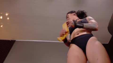 Snapshot of skarlet_petit chatting on 01.17.25 skarlet_petit online show from 01.17.25