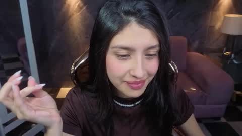 Snapshot of skarleth_b_ chatting on 01.11.26 skarleth online show from 01.11.26