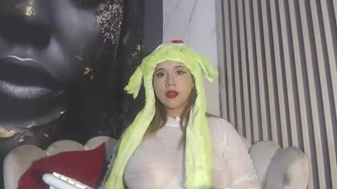 Skarleth villa online show from 12.21.25