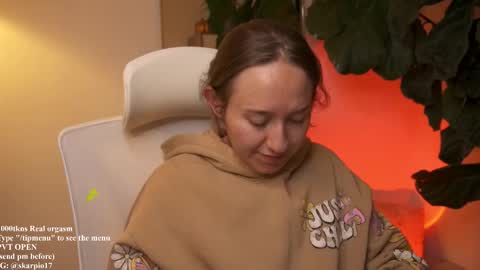 Im Scarlett  ONLINE  5pm-10pm NYC time  online show from 09.11.25