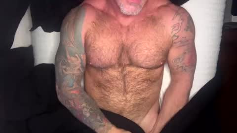 Snapshot of skimaskedbeef chatting on 01.29.25 BEEF online show from 01.29.25