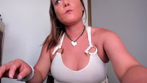 TINNA online show from 12.02.24