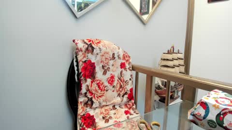 TINNA online show from 12.21.24