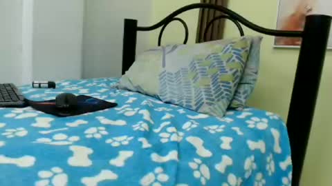 Snapshot of skinny18sexy chatting on 06.20.26 skinny online show from 06.20.26