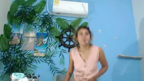 Snapshot of skinny18sexy chatting on 07.20.26 skinny online show from 07.20.26