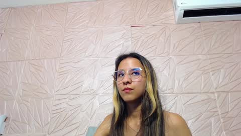 Snapshot of skinny_hottie18 chatting on 01.29.25 skinny_hottie18 online show from 01.29.25