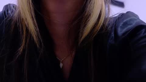 Snapshot of skinny_hottie18 chatting on 02.11.25 skinny_hottie18 online show from 02.11.25