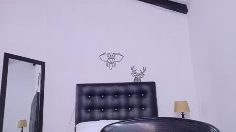 Snapshot of skinny_hottie18 chatting on 02.12.25 skinny_hottie18 online show from 02.12.25