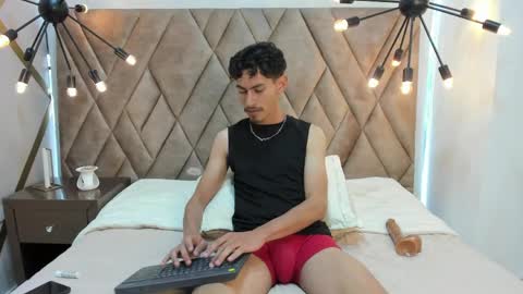 skinny jean  online show from 04.15.26