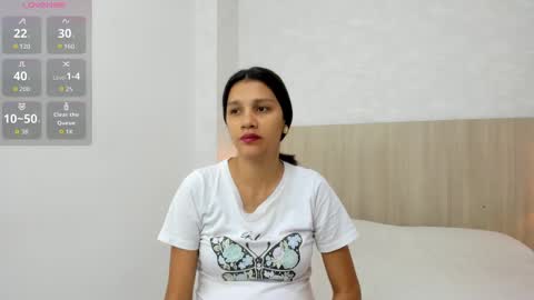 Snapshot of skinny_lilly chatting on 11.23.25 lilly online show from 11.23.25