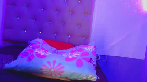 Snapshot of skinny_saraa chatting on 03.12.26 skinny_saraa online show from 03.12.26