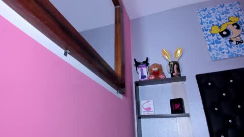 Snapshot of skinnycollins chatting on 03.04.25 Skinny online show from 03.04.25