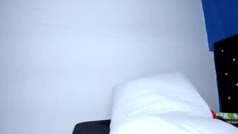 Snapshot of skinnycollins chatting on 10.14.25 Skinny online show from 10.14.25