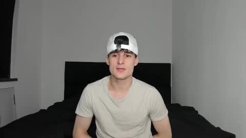 skinnyguywithbigd online show from 12.02.25