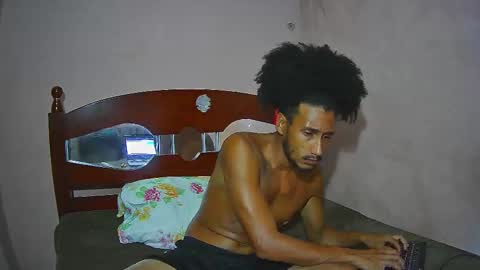 Snapshot of skinnylatinman chatting on 12.04.24 Skinny Latin Man online show from 12.04.24