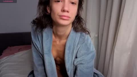 Snapshot of skinnymode chatting on 10.16.25 SkinnyMode online show from 10.16.25