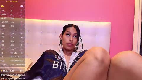 Snapshot of skinnyneighbour_ chatting on 02.14.25 Karla online show from 02.14.25