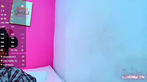 Snapshot of skinnyneighbour_ chatting on 02.20.25 Karla online show from 02.20.25