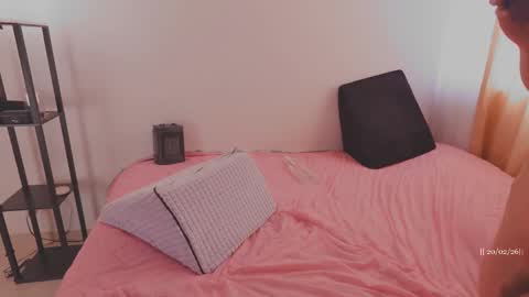 Snapshot of skinnys_couple_ chatting on 02.20.26 Dan and Yeimy online show from 02.20.26