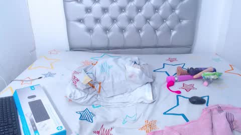 Snapshot of skinnyy_andtight chatting on 02.26.25 Alexa online show from 02.26.25