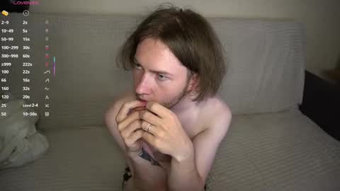 Snapshot of skip_london chatting on 10.08.25 Andrew online show from 10.08.25