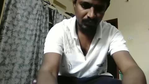 Snapshot of sklavepappu143 chatting on 02.10.26 Indianslut1431 online show from 02.10.26