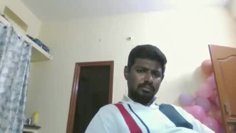 Snapshot of sklavepappu143 chatting on 02.12.26 Indianslut1431 online show from 02.12.26