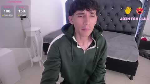 Skorpyon Musclee online show from 12.31.24