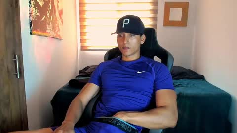 Liam Vokov online show from 01.08.25