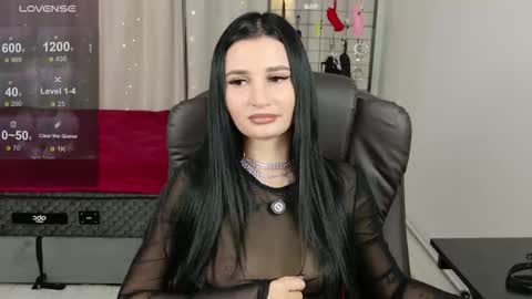 Snapshot of sky011fall chatting on 09.16.25 Eliza online show from 09.16.25