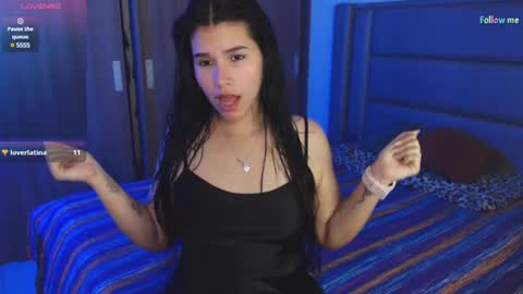 Snapshot of sky_lover_ chatting on 12.30.24 Sky online show from 12.30.24