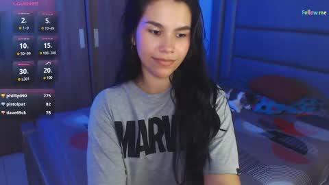 Snapshot of sky_lover_ chatting on 03.08.25 Sky online show from 03.08.25